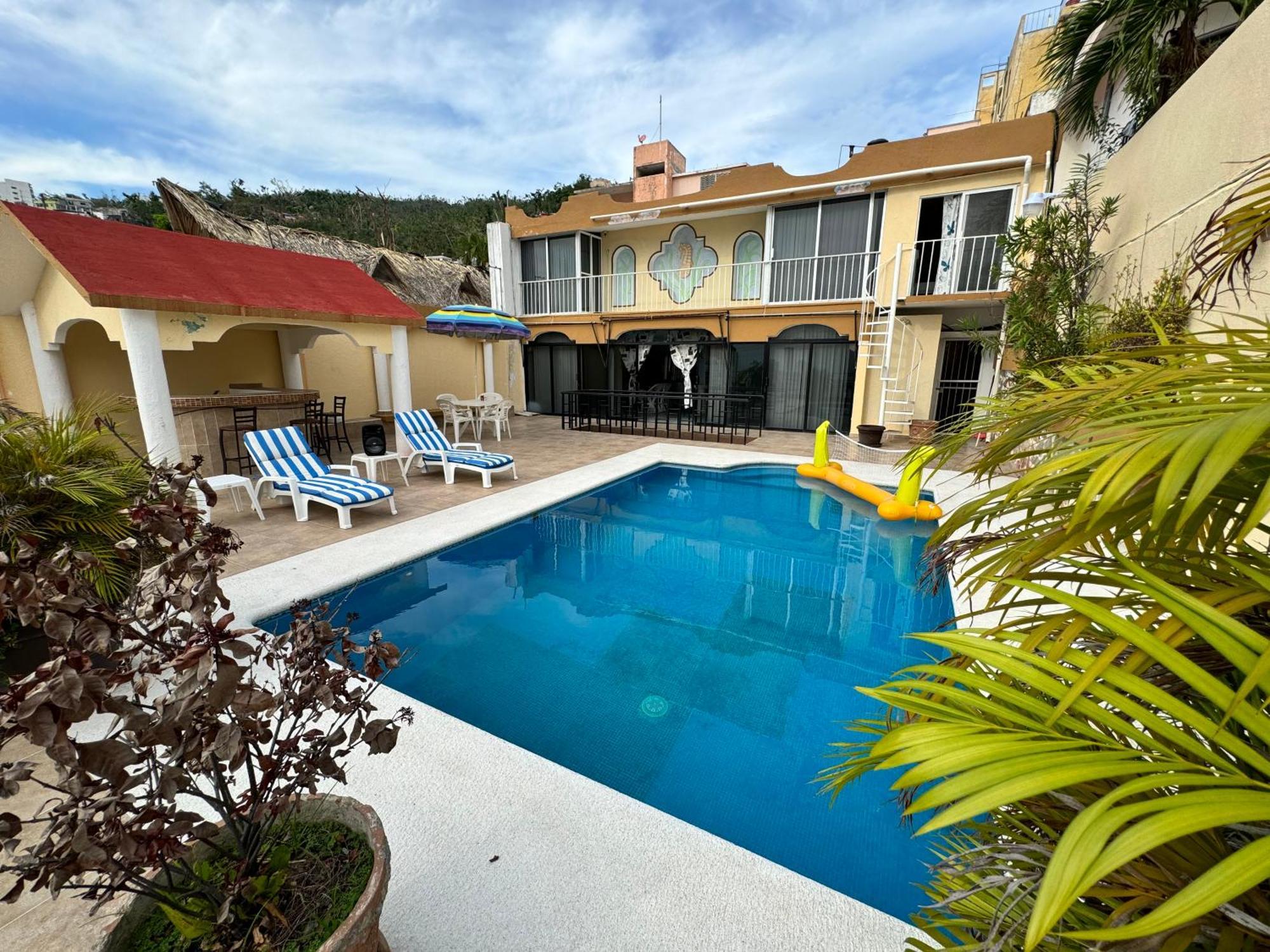Сasa de vacaciones Blue Coast With Pool And Ocean View 10 To 35 P *