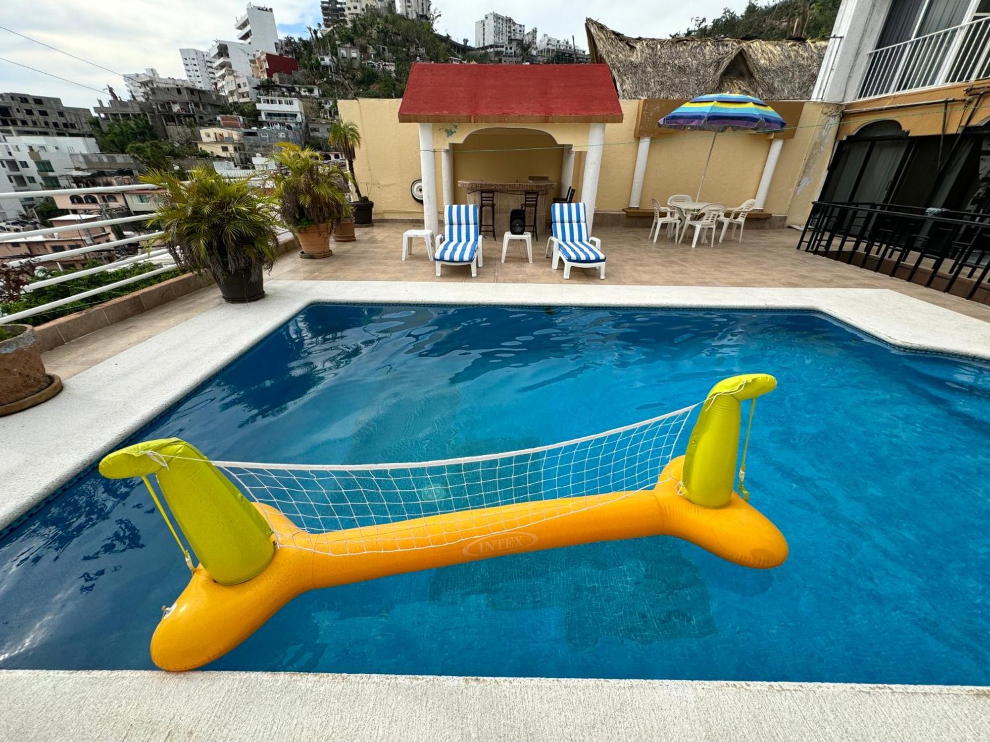 Сasa de vacaciones Blue Coast With Pool And Ocean View 10 To 35 P