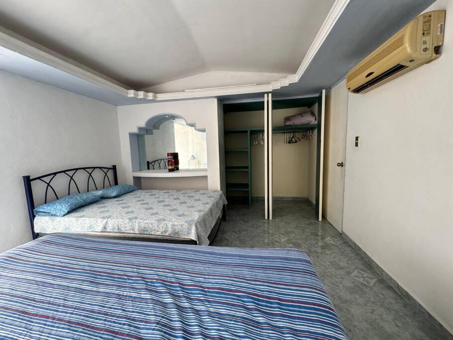 Blue Coast With Pool And Ocean View 10 To 35 P Сasa de vacaciones