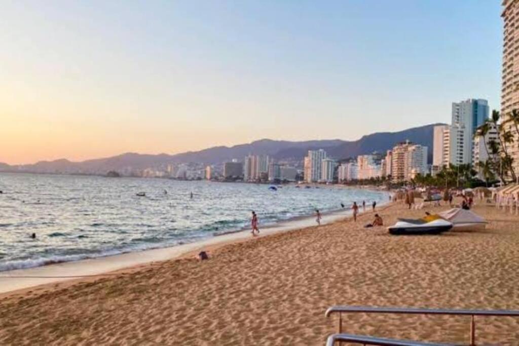 Blue Coast With Pool And Ocean View 10 To 35 P Сasa de vacaciones *