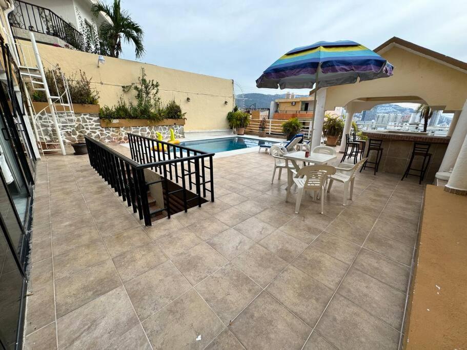 Blue Coast With Pool And Ocean View 10 To 35 P Сasa de vacaciones *