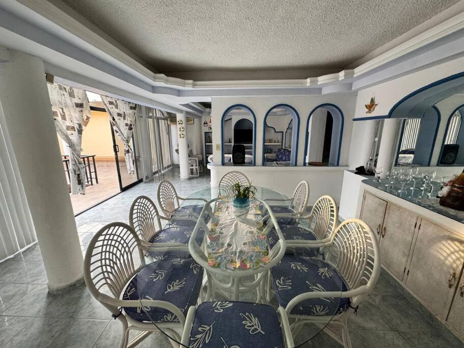 Сasa de vacaciones Blue Coast With Pool And Ocean View 10 To 35 P Acapulco